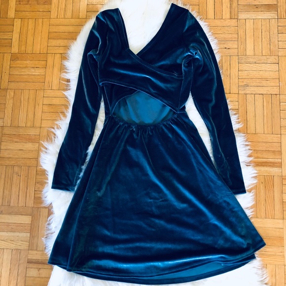 MOVING OUT SALE ❗️Blue Velvet Dress - Picture 4 of 4